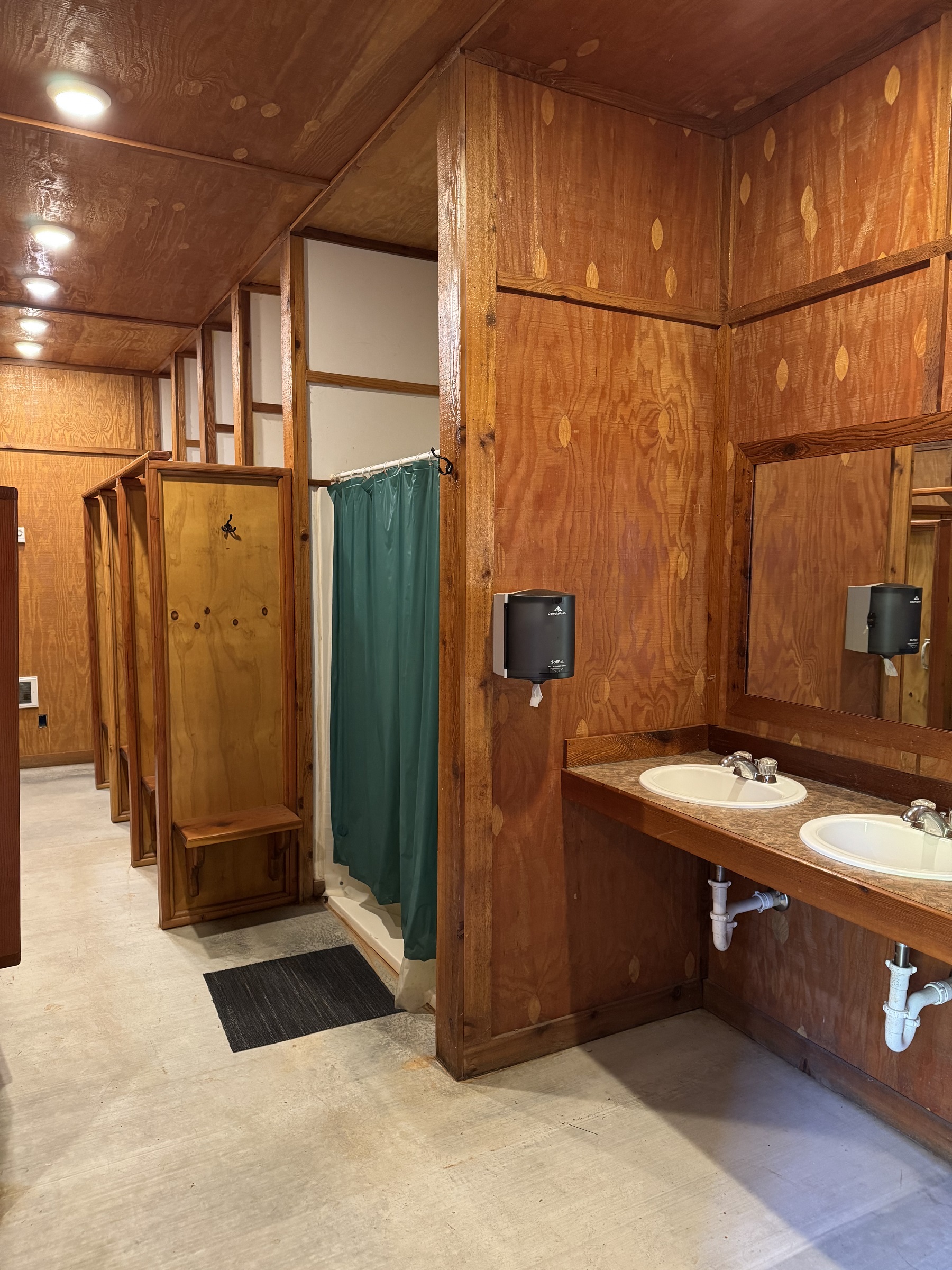 On-site bathhouse with showers and sinks